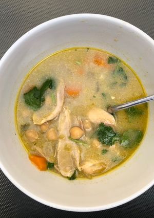 A picture of Easy & Tasty Algerian White Chicken Soup (Chorba Bayda / Baidha).