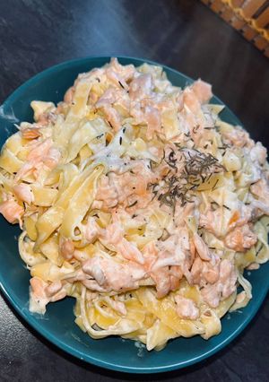 Une photo de Pâtes au saumon, citron et thym 🐟🍋