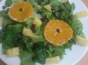 Una foto de naranjas con granada