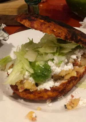 Una foto de Pambazos de papas con chorizo