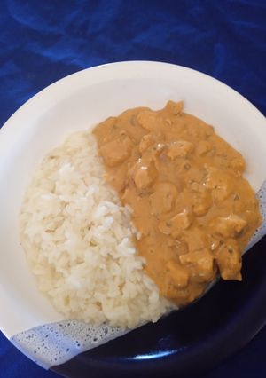 Una foto de Strogonoff de pollo