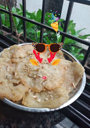 રવા ના ઇન્સ્ટન્ટ માલપુઆ (Rava Instant Malpua Recipe In Gujarati) રેસીપી મુખ્ય ફોટો