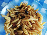 Macarrones fritos con chorizo y morcilla