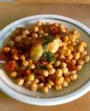 Garbanzos rehogados con chorizo y pimentón