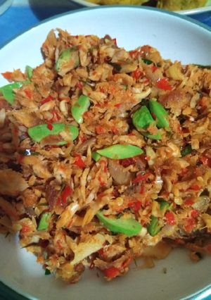 Foto resep Ikan tongkol suwir petai pedas meletop
