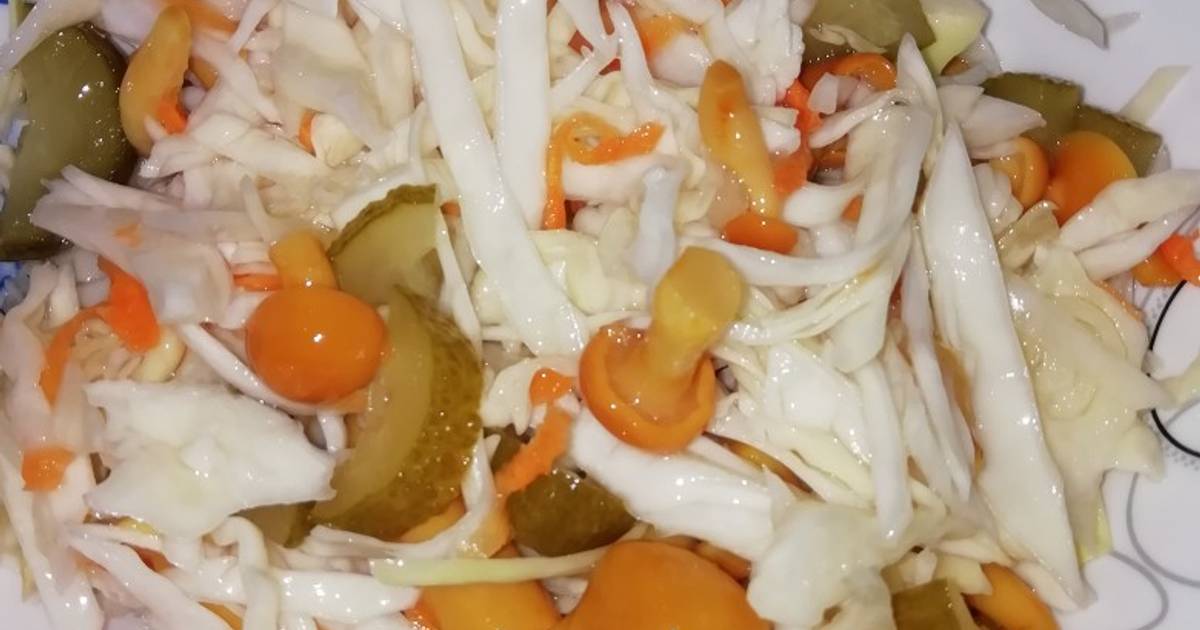 Салат богатырь с курицей и квашеной капустой