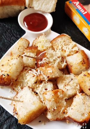 ચીઝ મસાલા પાઉ (Cheese Masala Pav Recipe in Gujarati) રેસીપી મુખ્ય ફોટો