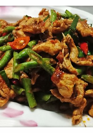รูปของ ผัดพริกแกงหมูใส่ถั่วฝักยาว