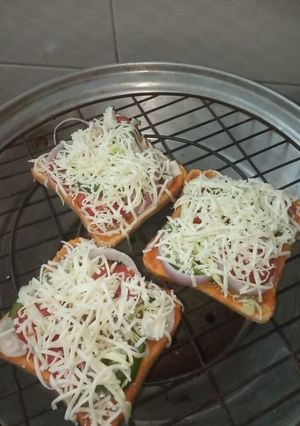 मेयोनिज़ सैंडविच (mayonnaise sandwich recipe in Hindi) रेसिपी मुख्य फोटो