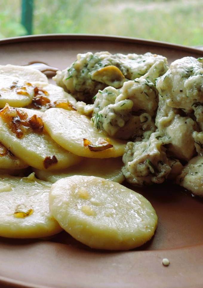 Галушки з грибами та куркою