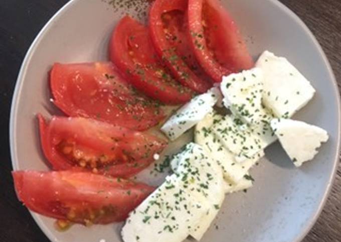 Caprese with cheese made from milk and yogurt