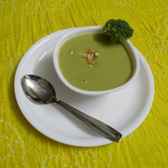 A picture of Broccoli almond soup.