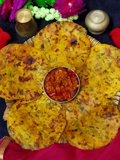 મેથી ના ઢેબરા (Methi Dhebra Recipe In Gujarati) રેસીપી મુખ્ય ફોટો
