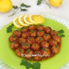 A picture of Spicy Honey Baked Chicken Meatballs.
