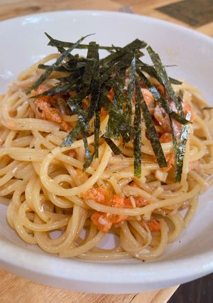 A picture of Bacon, salmon and mushroom creamy & soy sauce pasta.