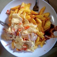 Chips and egg A picture of Chips and egg.