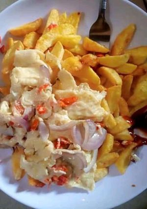 A picture of Chips and egg.