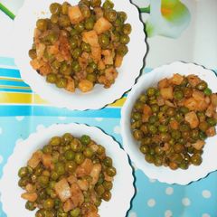 A picture of Fry Matar Aloo.