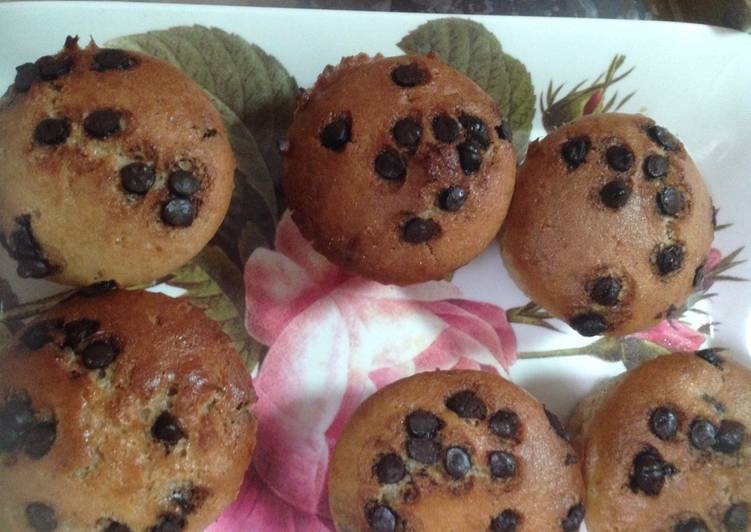 Step-by-Step Guide to Prepare Speedy Chocochip cupcakes