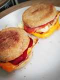 MUFFINS EGGS / CHEDDAR / BACON