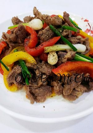Hình của món Thịt bò xào ớt chuông.