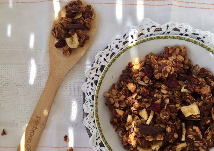 Steps to Prepare Perfect Granola nocciola e cioccolato