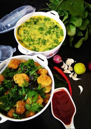 A picture of Dudhi muthiya (Gujarati recipe).