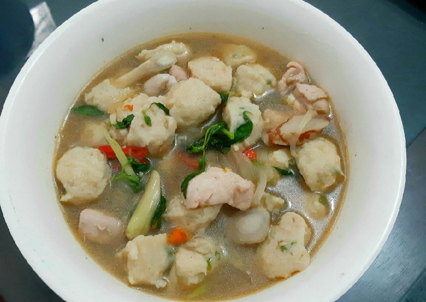 Bakso Ayam Kuah Pedas Kemangi