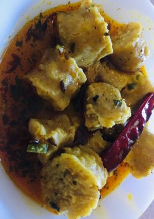 A picture of Gatte ki sabzi.