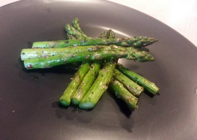 Simple grilled asparagus