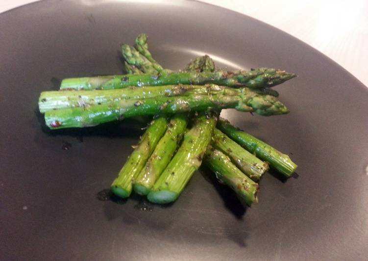 How to Prepare Homemade Simple grilled asparagus