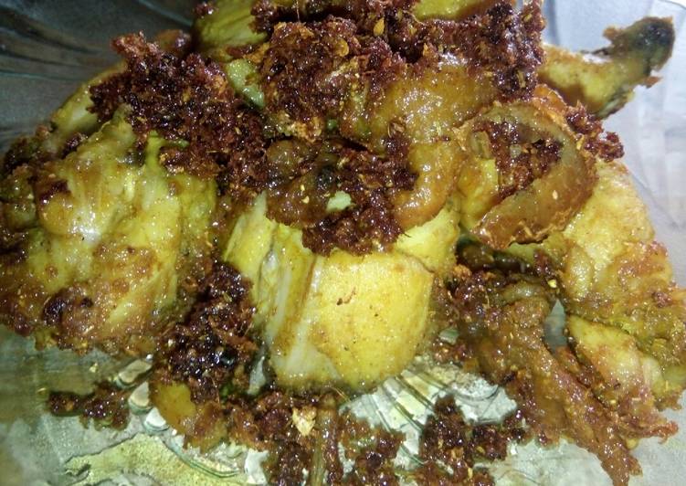 Resep Ayam  Goreng simple  oleh Arya Mom Cookpad