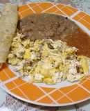 Huevo con machacado 🌯
