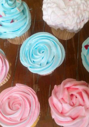 Hình của món Vanilla Cupcakes.
