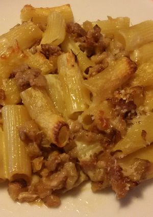 Foto di Rigatoni con melanzane, salsiccia fresca e provola