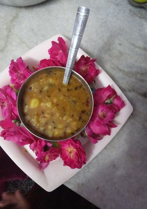 दम आलू (dum aloo recipe in hindi) रेसिपी मुख्य फोटो