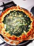 Torta salata con spinaci e formaggi