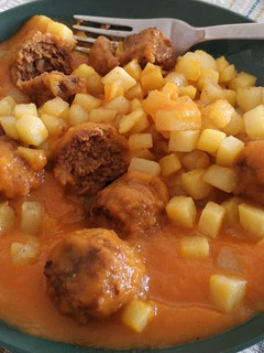 Foto principal de Albóndigas con salsa de zanahoria