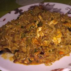 A picture of Egg maggi.