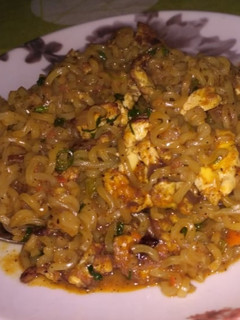 A picture of Egg maggi.