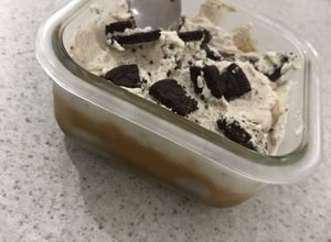 Una foto de Torta helada de oreo - Zahira