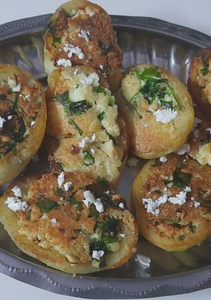 स्टफड् पोटॅटो (stuff potato recipe in marathi) रेसिपी चे मुख्य फोटो 