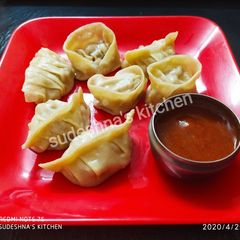 A picture of Restaurant style Chicken Momos.
