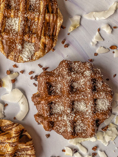 Una foto de Gofres choco-coco 2 ingredientes