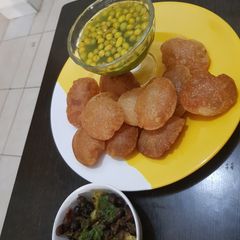 A picture of Aata golgappa.