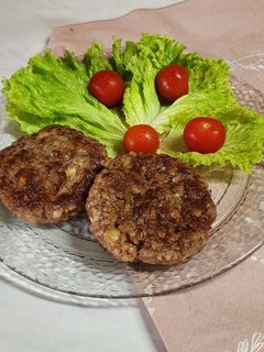 Una foto de 🍔 Hamburguesas caseras 🍔 (medallones de carne) 🍔 al horno o a la sartén 😉