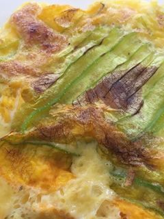 Foto di Frittata con fiori di zucca
