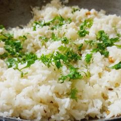 A picture of Garlic coriander rice.