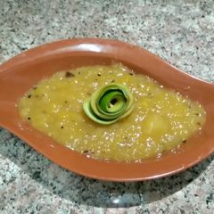 A picture of Khatti meethi kairi ki chatni.