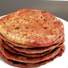 A picture of Beetroot Mix Veg Paratha.